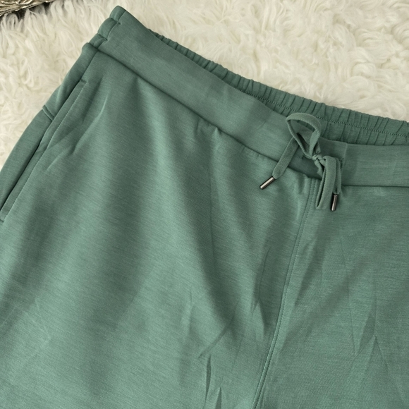 Member's Mark Women's Wide Leg Luxe Pants. Color: Green Jade. Size XXXL. New.S - Picture 4 of 10
